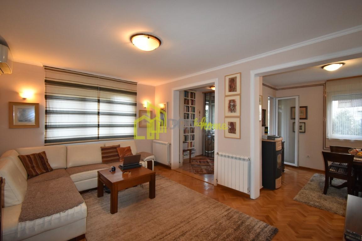 Trosoban stan 81m2, Preko Morače